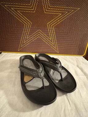 bluprint Women's Black Comfort Thong Sandals Flip Flops Size 11